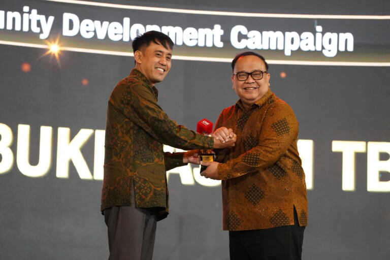 Sabet Penghargaan Outstanding Community Development Campaign