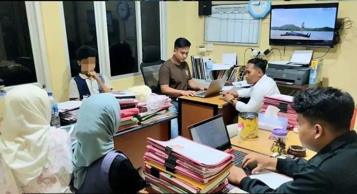 Viral Oknum Pegawai BAAK UIN Raden Fatah Palembang Digerebek Warga, Lakukan Asusila ke Mahasiswa Baru