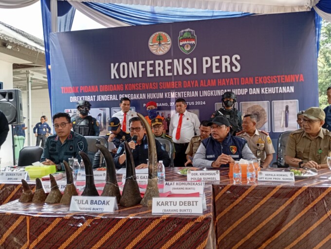 Gagalkan Penjualan Cula Badak dan Pipa Gading Gajah Ilegal