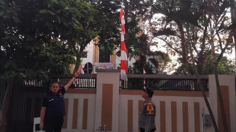 Siswa SD IT Harapan Mulia Tewas Kesetrum Saat Putar Baut Tiang Bendera